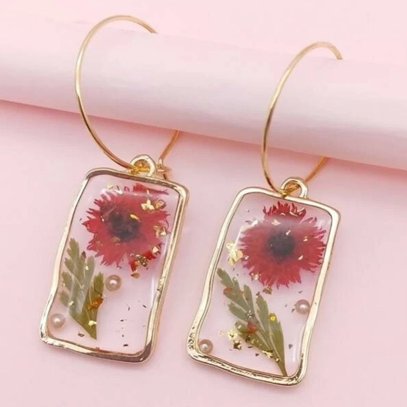 Boutique Jewelry - 🔴 Floral Dangle Hoop Earrings